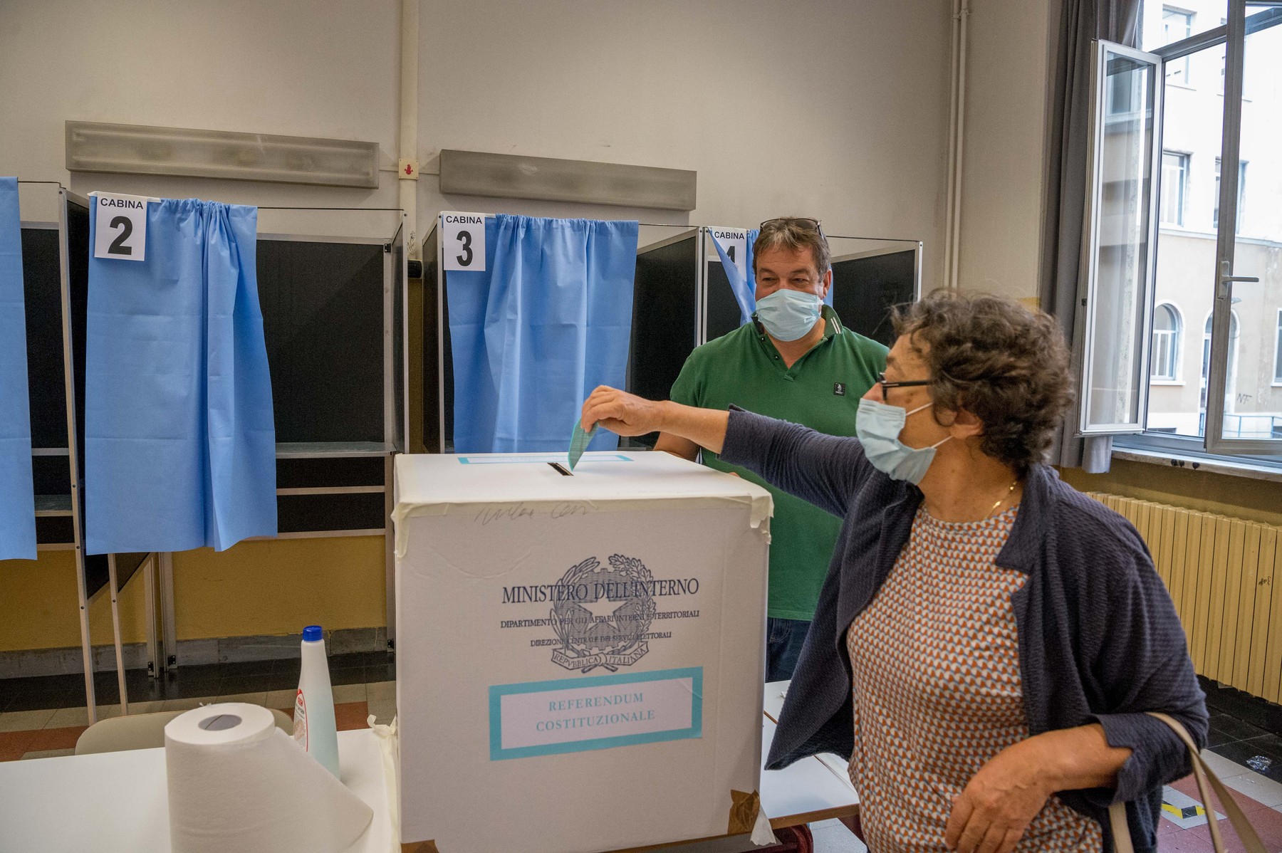 Italienii nu vor să participe la organizarea referendumului