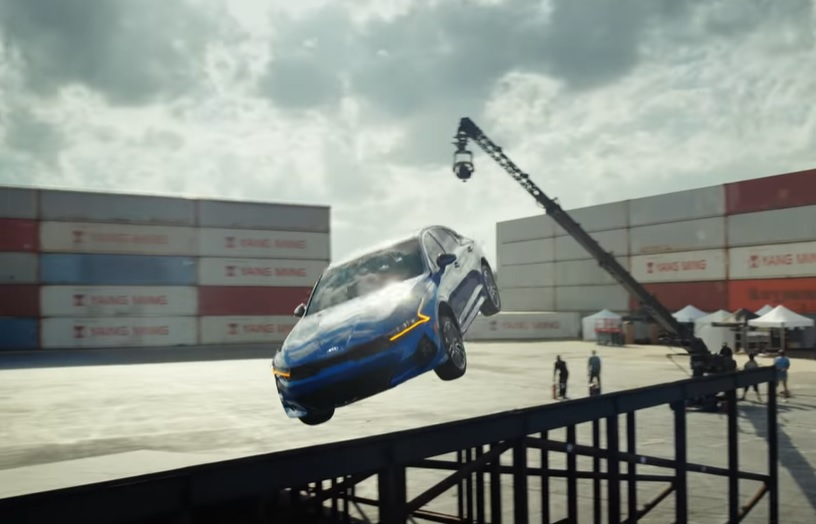 Cascadorie spectaculoasă la prezentarea noii Kia K5