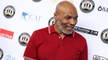 VIDEO Meci de box între Mike Tyson și antrenorul lui. Tyson aproape îl pune la pământ