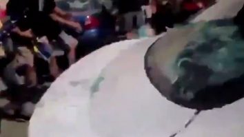 Imagini cu impact emoțional. Momentul în care susținătorii lui Trump sunt luaţi pe capota unei maşini