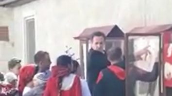 Momentul în care un primar din județul Sibiu le arată alegătorilor cum să voteze