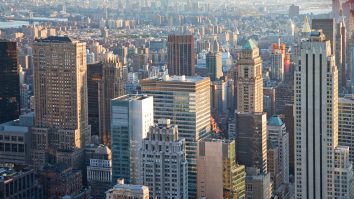 O companie din America le oferă angajaților 20.000 de dolari pentru a se muta din orașele mari