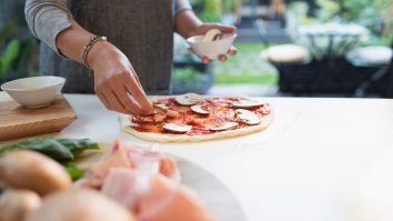 Cum a scăpat o pizzerie din Cluj-Napoca de o amendă ANPC de 30.000 de lei