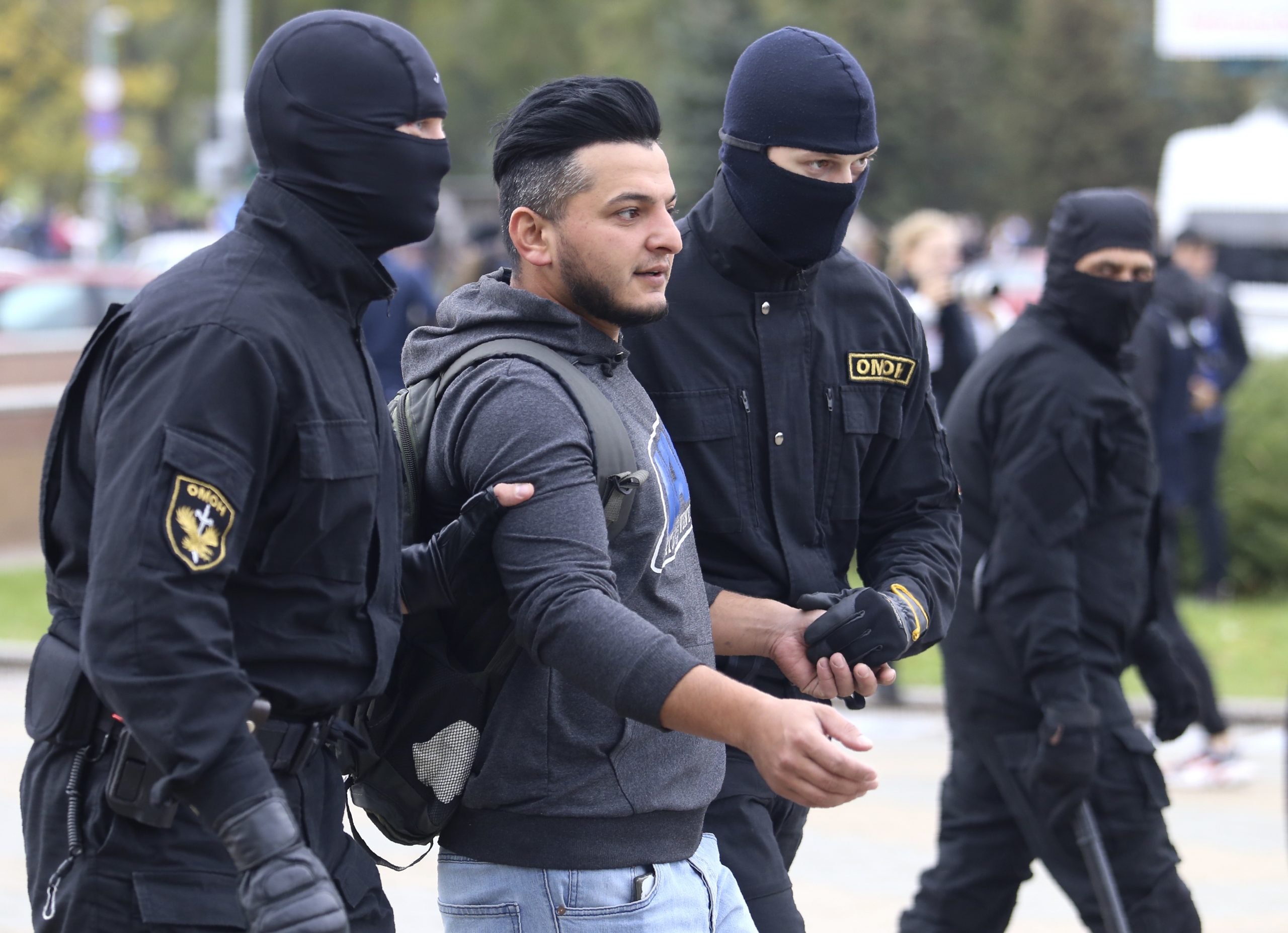 500 de oameni care au protestat față de regimul Lukașenko au fost reținuți sâmbătă și duminică