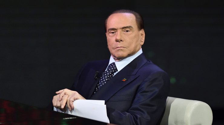 Berlusconi spune că a primit vodcă și „scrisori dulci” de la Putin