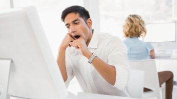 40% dintre români suferă de apnee în somn. Simptomele clasice și legătura cu coronavirusul