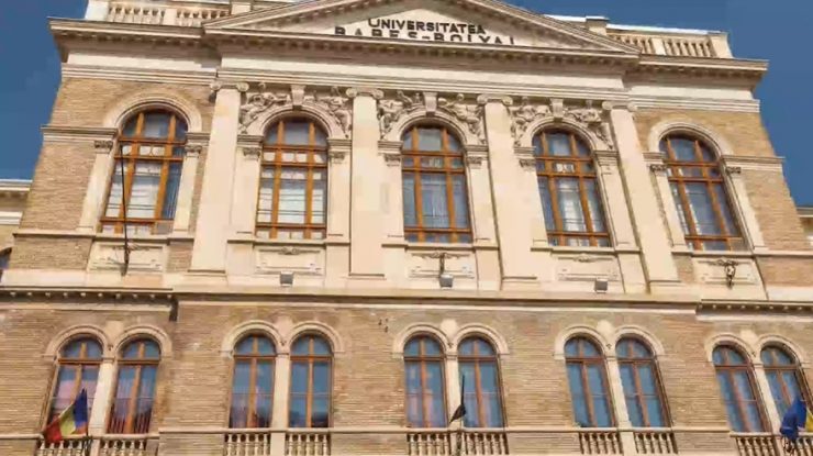 Dacă tot rămân acasă, studenții cer taxe de școlarizare mai mici