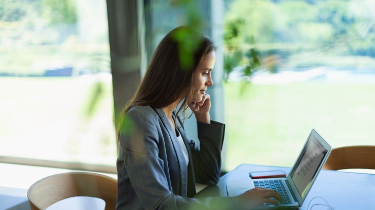 6 luni de work from home: Unii angajați din România s-ar putea întoarce la birou în 2021