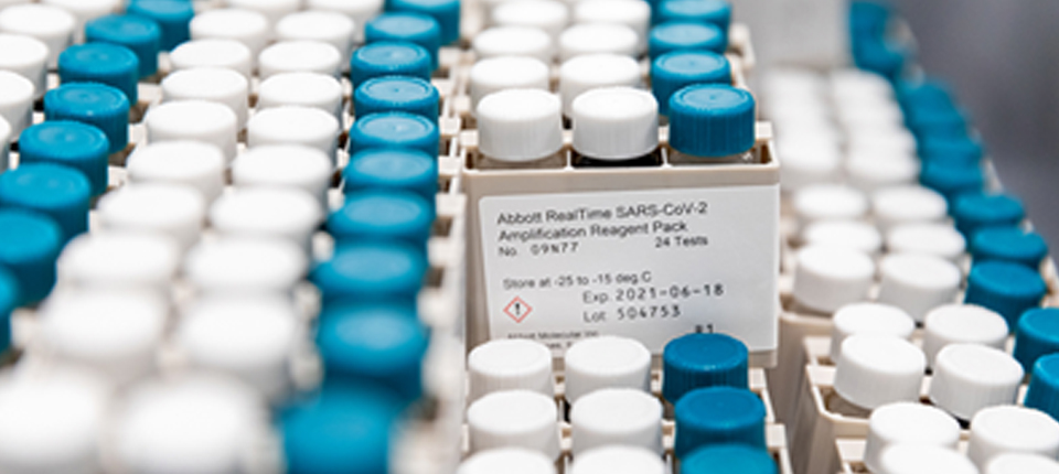 O companie din SUA a creat un test COVID ieftin și rapid. Costă 5 dolari și dă răspuns în 15 minute