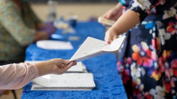 Alegeri locale 2020: Televiziune locală din Harghita, amendată pentru continuarea campaniei în ziua votului