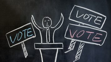 Candidații la primăriile din București, ori săraci lipiți, ori cu vile în America. Ce scrie în declarațiile lor de avere