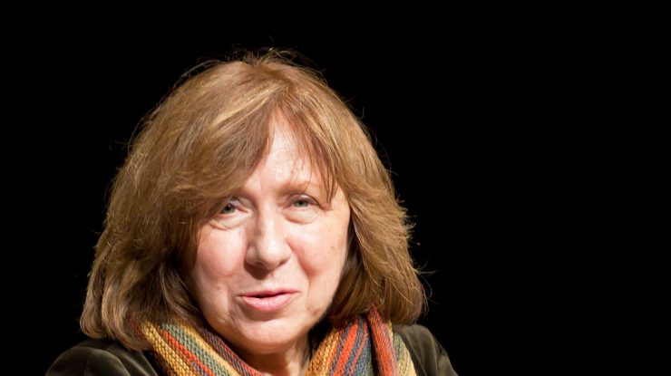 Belarus: Laureata Nobel Svetlana Alexievici, păzită de diplomați europeni