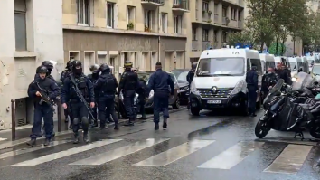 Atac armat la Paris: cel puțin 3 persoane au fost înjunghiate în apropierea fostului sediu al revistei Charlie Hebdo