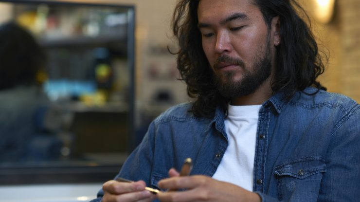 Dacă porți barbă sau dacă au părul lung te poți infecta mai ușor cu virusul SARS-COV-2. O spun cercetătorii