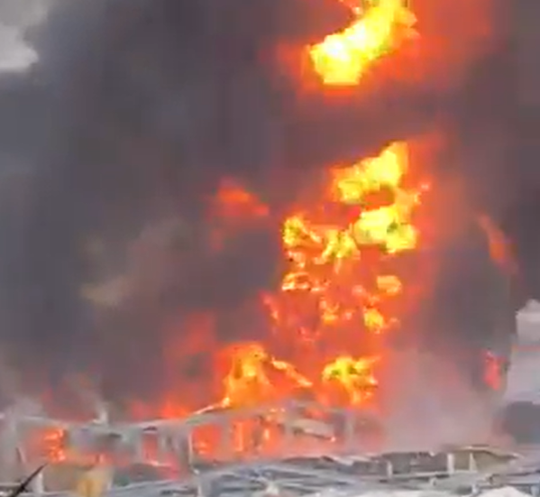 Un nou incendiu a izbucnit în portul din Beirut. VIDEO