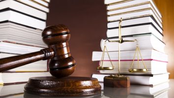 Un student la Drept cumpără cărți în valoare de 1.000 de lei, anual