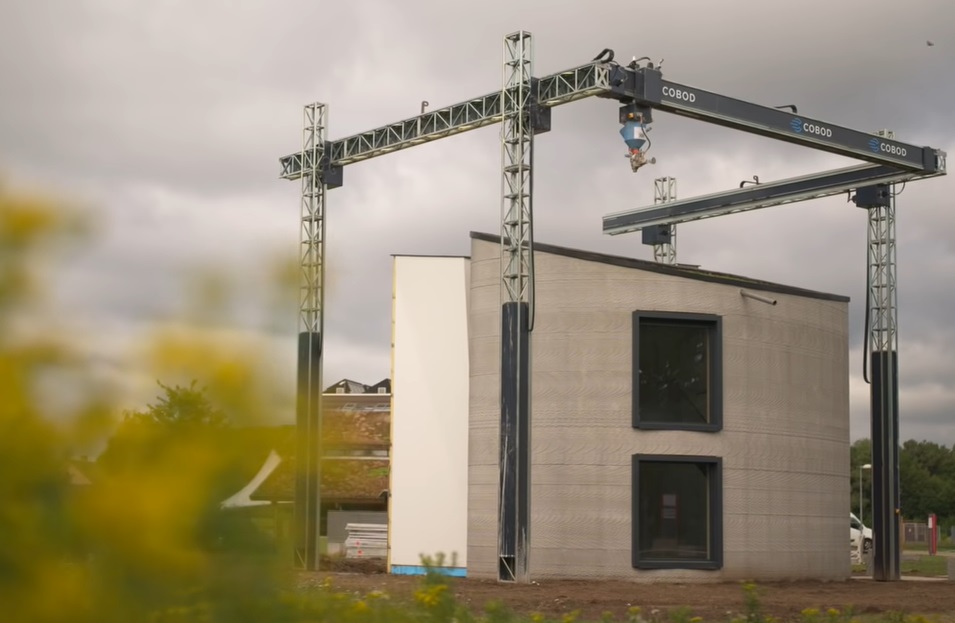 Casă de două etaje, „construită” dintr-o singură bucată cu o imprimantă 3D