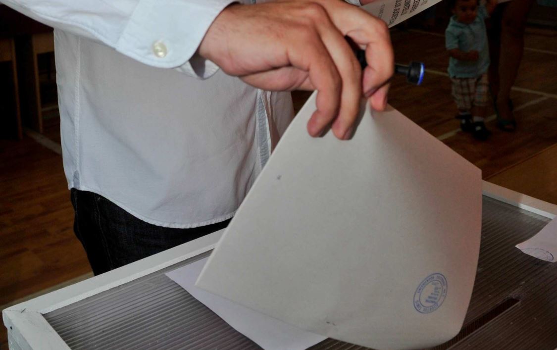 Prezență de aproape 150% la două secții dintr-o comună din Timiș. Care este explicația