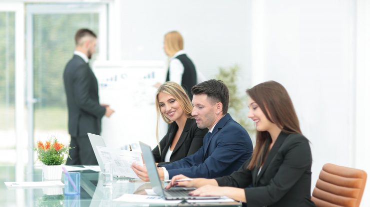 Introverți și extroverți. Legătura între personalitate și succes