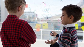 Programul Kidprenor îl învață pe copilul tău cum să devină antreprenor: cum poate beneficia de el și cât costă