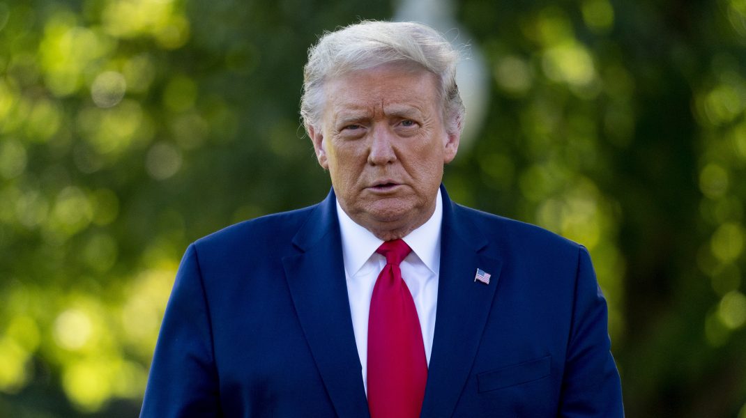 Donald Trump refuză să se promită transferul paşnic al puterii în cazul în care va pierde alegerile