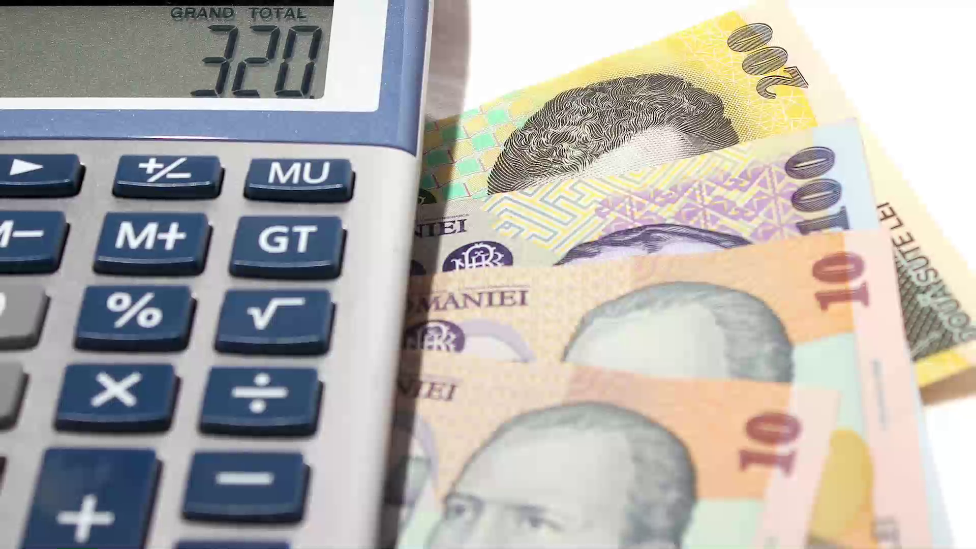 În mai puțin de o lună, euro ar putea ajunge la 5 lei, spune analistul Claudiu Vuță. Cum ne va afecta