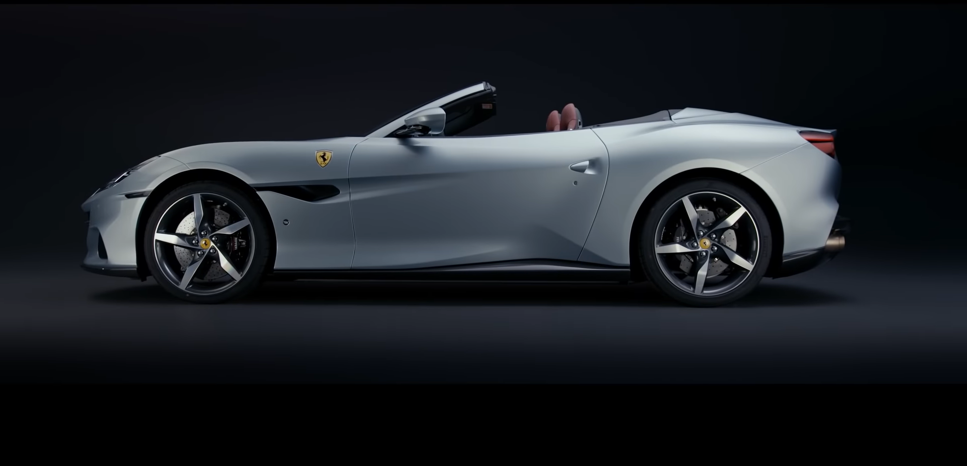 Lovitură pentru posesorii de mașini de lux din Franța. „Surpriza” pregătită de președintele Macron