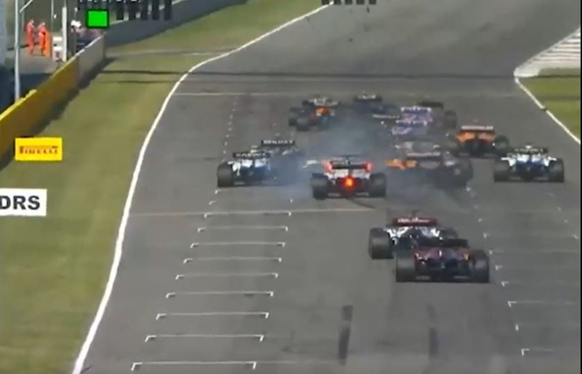 Accident ca pe autostrată în Formula 1. Patru piloți au abandonat