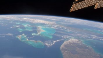 Cum se văd apele turcoaz din Caraibe de pe Stația Spațială