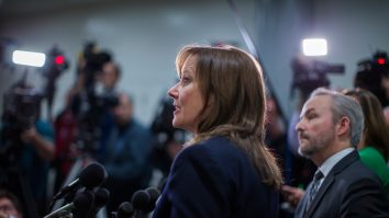 În fruntea unei mari companii de pe piaţa automobilelor este o femeie