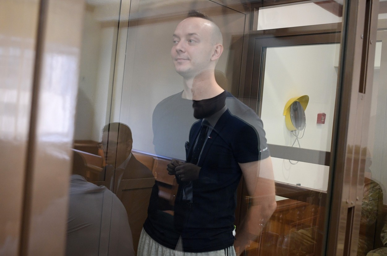 Fostul jurnalistul rus, acuzat că a divulgat secrete militare, rămâne după gratii