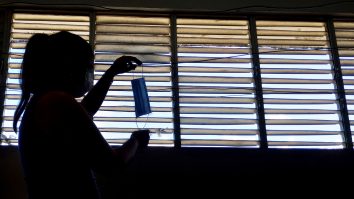 Legea carantinei se modifică de mâine: Cei plasați în izolare pot contesta măsura în cel mult 24 de ore. Care este procedura