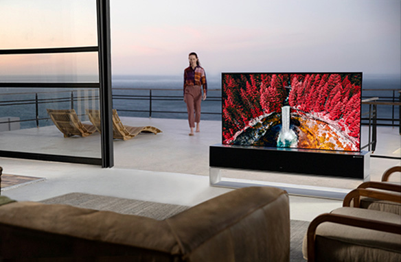 LG lansează în octombrie primul televizor cu ecran rulabil