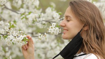 Studiu COVID-19: Pierderea mirosului nu mai este motiv de îngrijorare. Ce spun cercetătorii