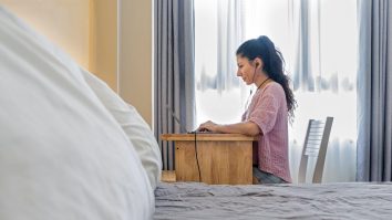 „Workation“. Te-ai săturat de munca de acasă? Poți lucra de la un hotel pentru câteva zile