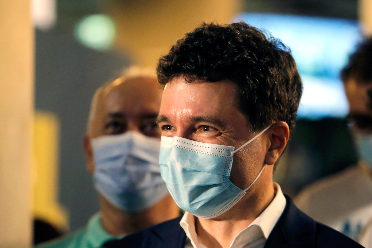 N-a fost ușor pentru Nicușor Dan. Care e povestea noului primar general al Capitalei