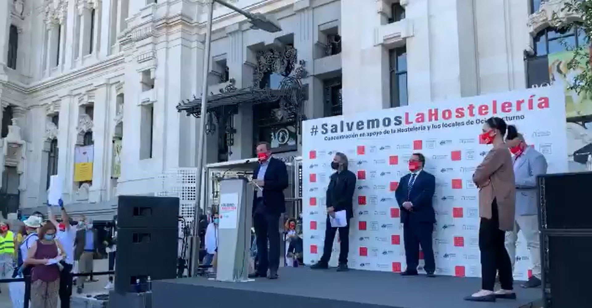 Patronii de localuri din Spania s-au săturat de restricții. Cer daune de miliarde de euro