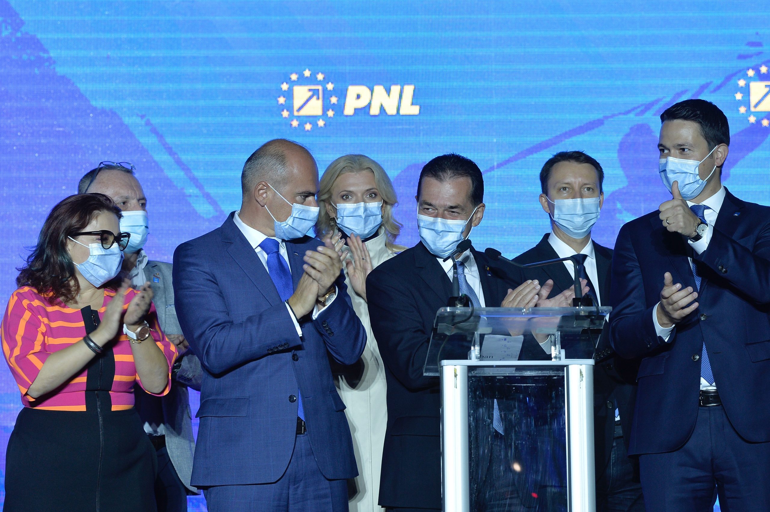 Cum s-au bucurat politicienii de victorie în seara alegerilor