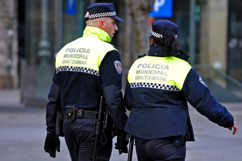 Poliţia spaniolă va putea să verifice pe loc dacă o persoană ar trebui să stea în carantină