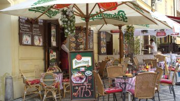 O țară europeană interzice călătoriile în scop turistic pentru români