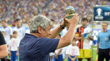Lucescu, numit „vulpe bătrână” și „Maica Tereza” de presa belgiană, e din nou aproape de grupele UCL