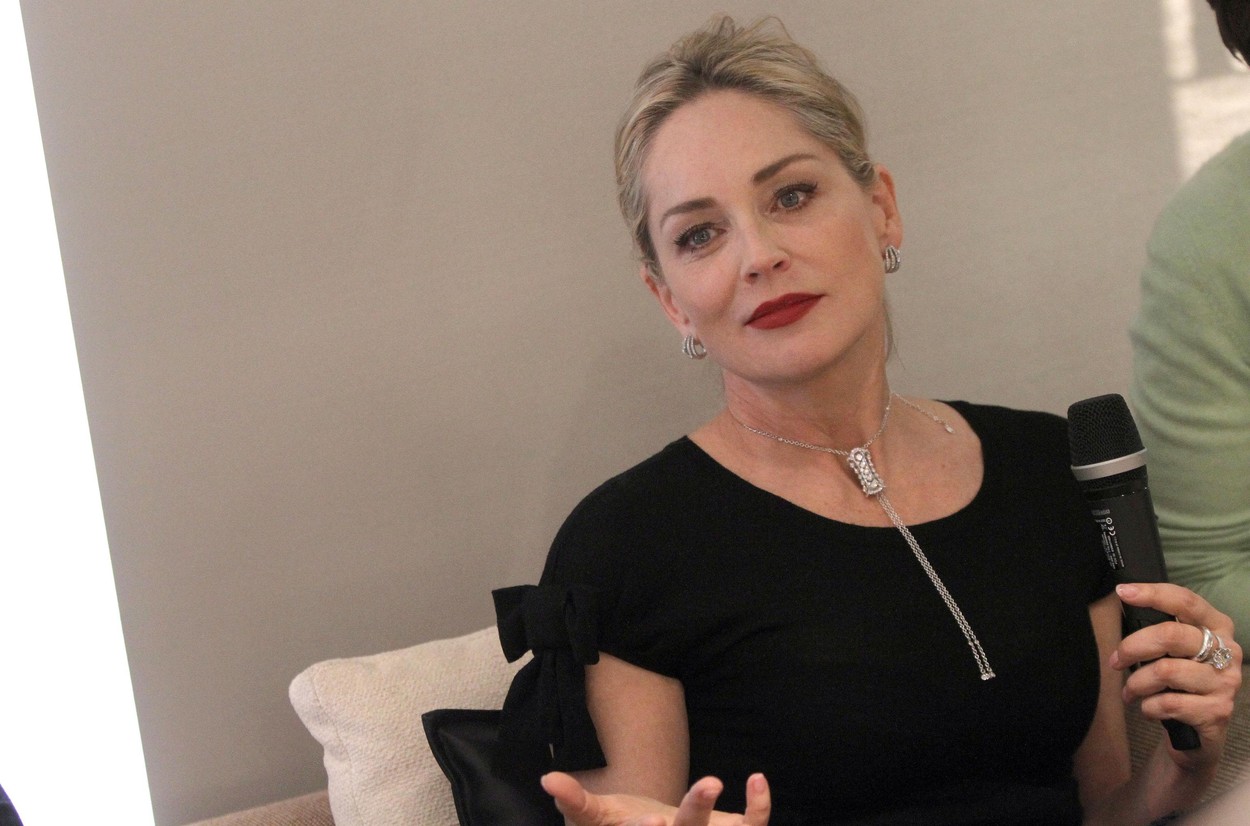 Sharon Stone dezvăluie numele actorului care sărută cel mai bine