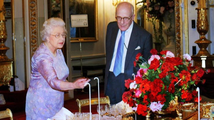 Din culisele bucătăriei regale. Uite ce mănâncă Regina Elisabeta într-o zi și care e alimentul ei preferat