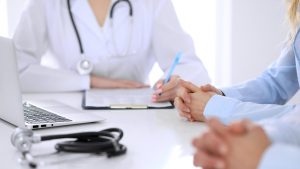 Dacă eşti asimptomatic şi nu ai fost consultat, medicul de familie nu îți poate da concediu medical