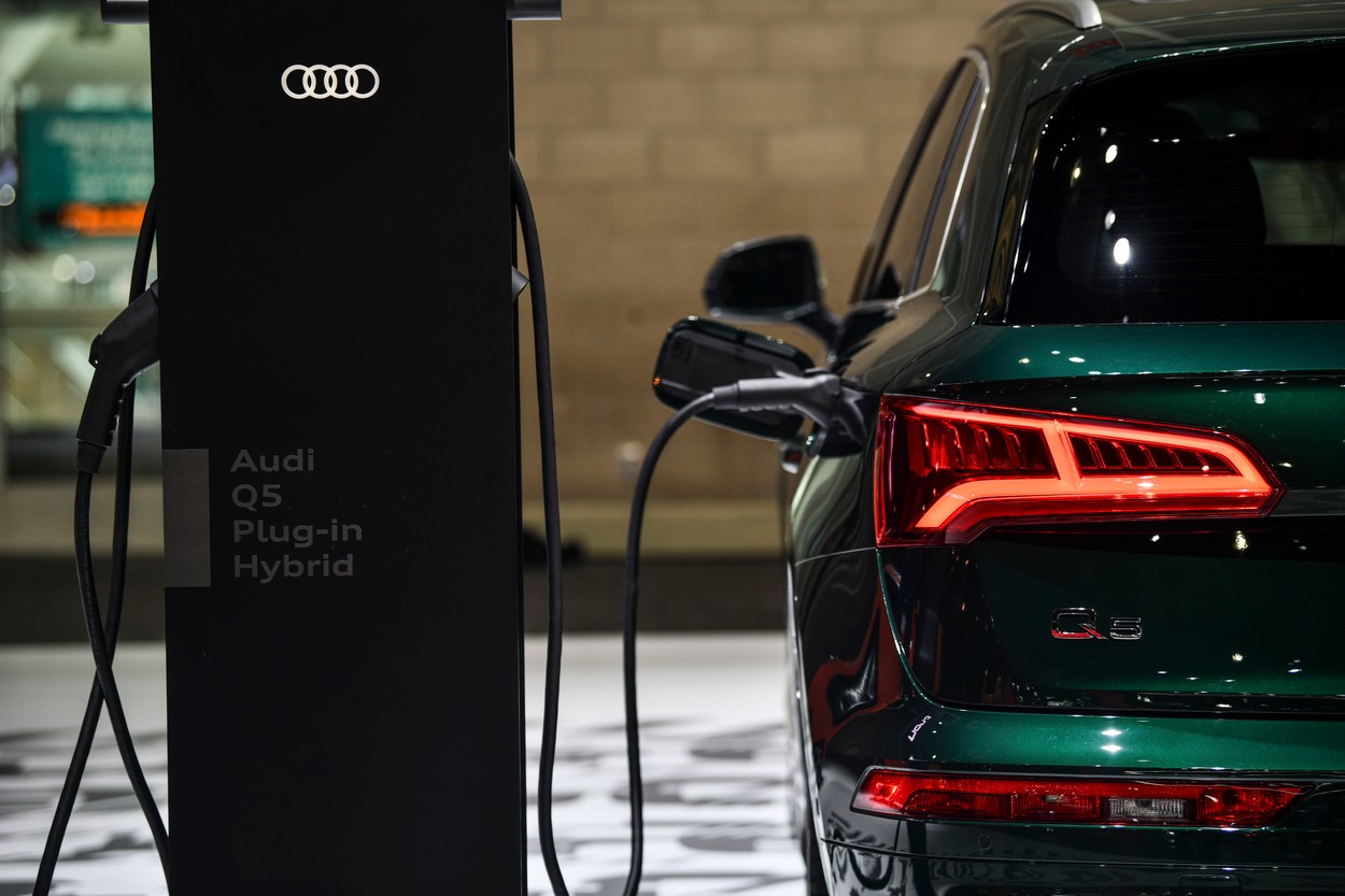 Mașina pe care o conduci cu vocea. Audi prezintă noul Q5 Sportback