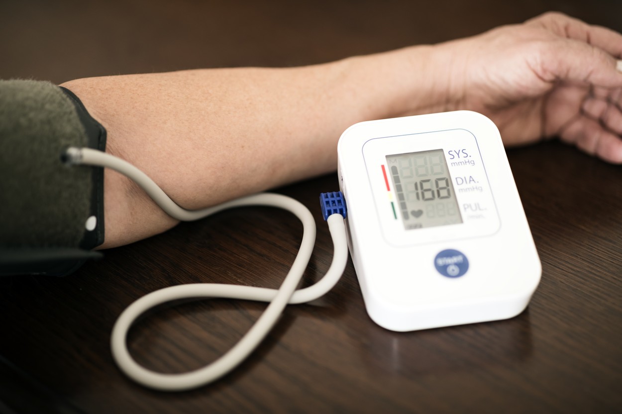 Dacă ai peste 40 de ani, medicii îți recomandă creșterea frecvenței analizelor