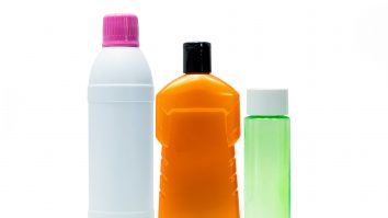 Înălbitorul este vândut ca „leac miraculos” pe Amazon. Americanii au înregistrat 16.000 de cazuri de otrăvire de la începutul pandemiei