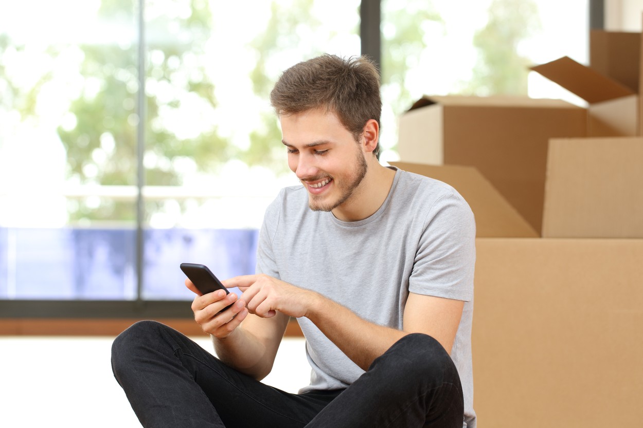 Dai un like și te-ai mutat. Dacă ești proprietar, stai liniștit, aplicația îți găsește chiriași