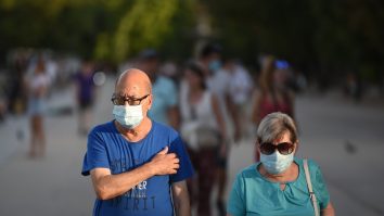 La vot cu masca pe față. Sunt sau nu clare regulile pe care va trebui să le respecți?