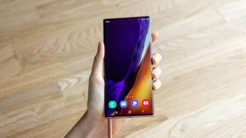 Cât costă noul telefon pliabil al lui Samsung, Z Fold 2